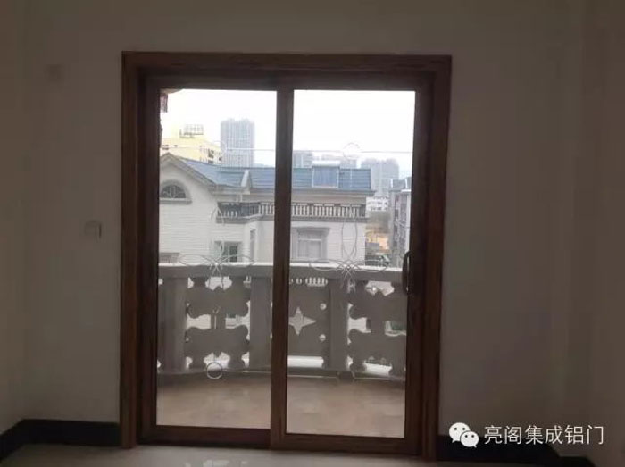 鋁門(mén)窗廠(chǎng)家,鋁合金門(mén)窗代理,門(mén)窗十大品牌，門(mén)窗是節能的關(guān)鍵所在3