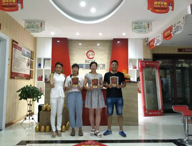 熱烈祝賀亮閣門(mén)窗江西樂(lè )平店周年慶典圓滿(mǎn)落幕！