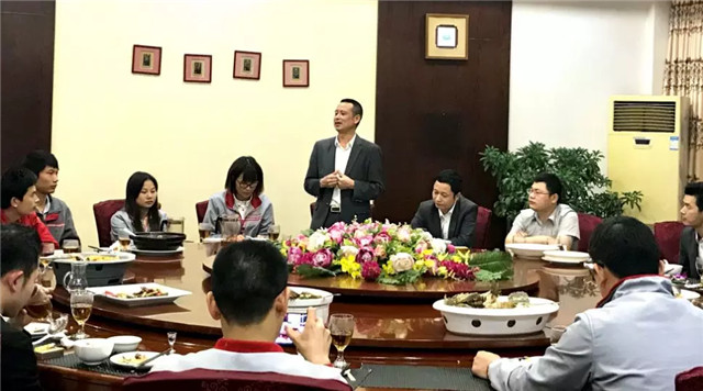 亮閣門(mén)窗｜家庭文化系列報道之——傳承孝道文化！