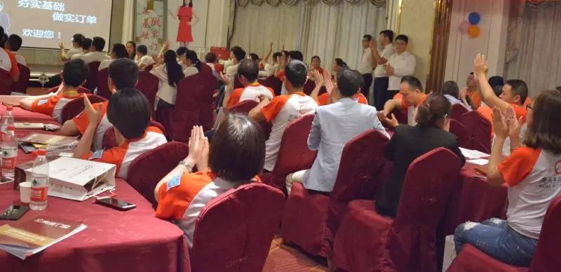 聚勢奮進(jìn)，共創(chuàng  )新時(shí)代｜熱烈祝賀亮閣門(mén)窗導購精英培訓班（夯實(shí)基礎 做實(shí)訂單）圓滿(mǎn)結束！
